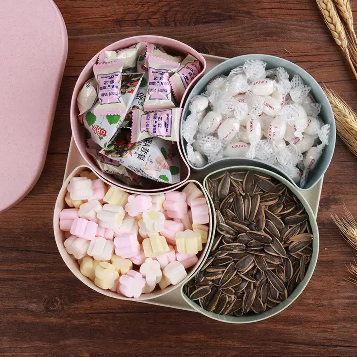 Candy Storage Box with 4 Compartments, 25 x 25 x 6 cm, Food Grade Plastic