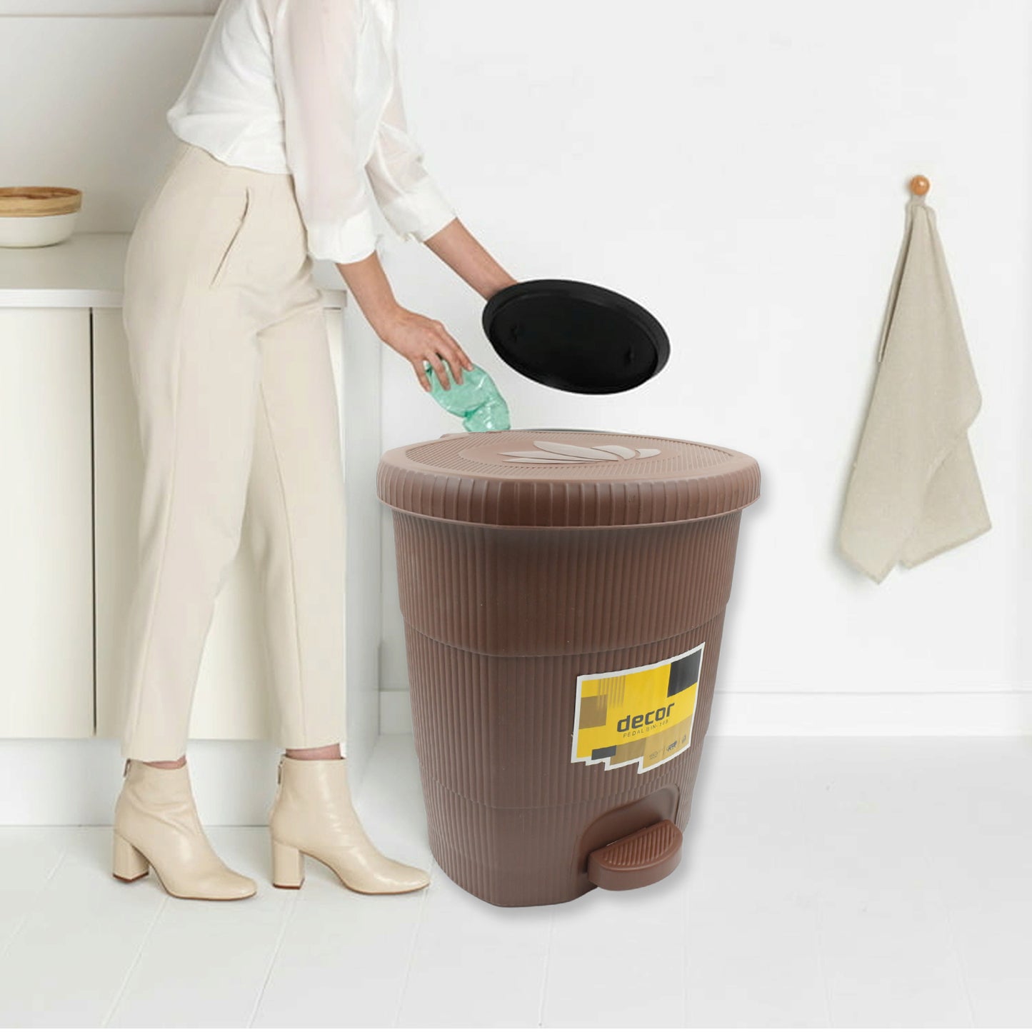 Mini Plastic Pedal Dustbin with Lid | 8L Compact Foot-Operated Trash Can for Home, Kitchen, Office, Car – Hands-Free Waste Bin (1 Pc)