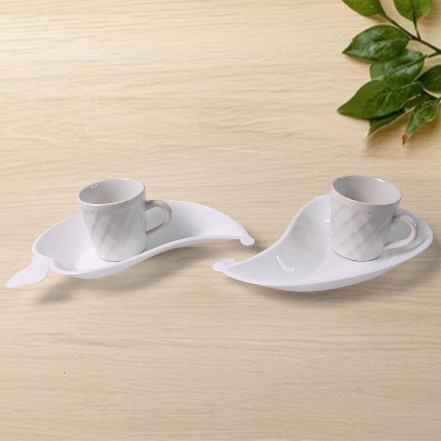 Ceramic Tea Cup and Leaf-Shaped Tray Set, 4 Cups with 2 Serving Trays, White, 42 cm x 22 cm