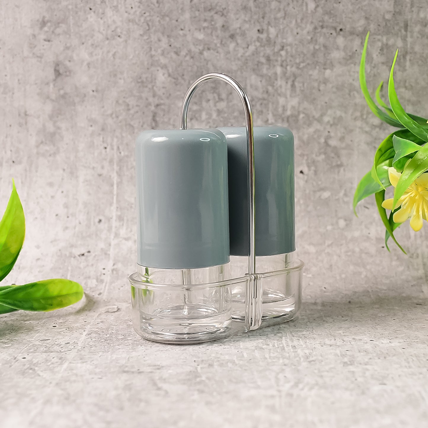 Salt and Pepper Dispenser Set, 2-Piece Acrylic Seasoning Shakers with Handle, 11 cm x 10 cm
