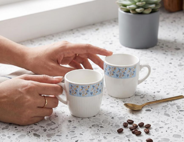 Bone China Mug Set of 6, 140ml White Tea & Coffee Cups with Blue Floral Border Design, Textured Lightweight Drinking Mugs for Espresso, Cappuccino, Green Tea & Hot Beverages, 7 x 7 cm